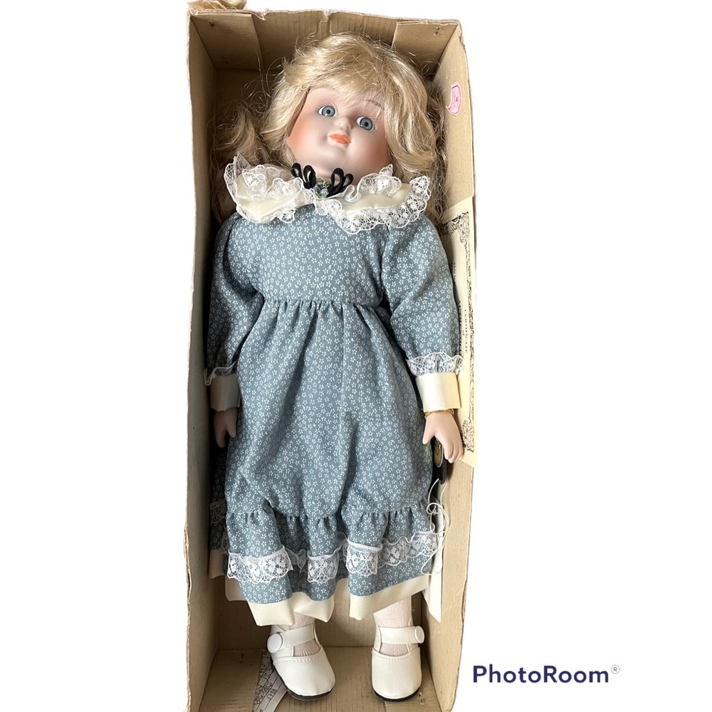 Brinn’s 1986 Musical Edition Collectible Porcelain Doll